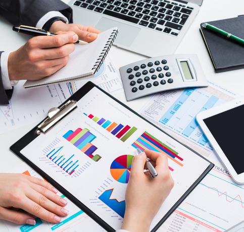 Accountants in Lahore managing bookkeeping, payroll, and financial reporting for SMEs.